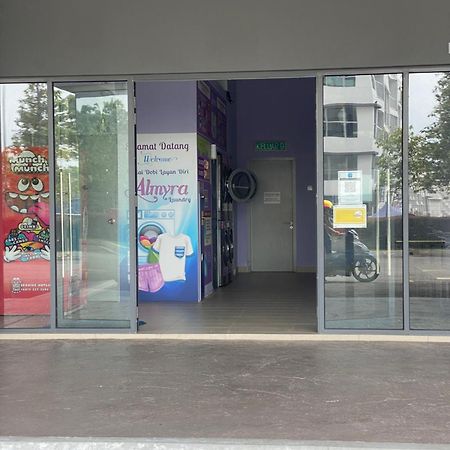 Bangi Almyra Suite Екстериор снимка