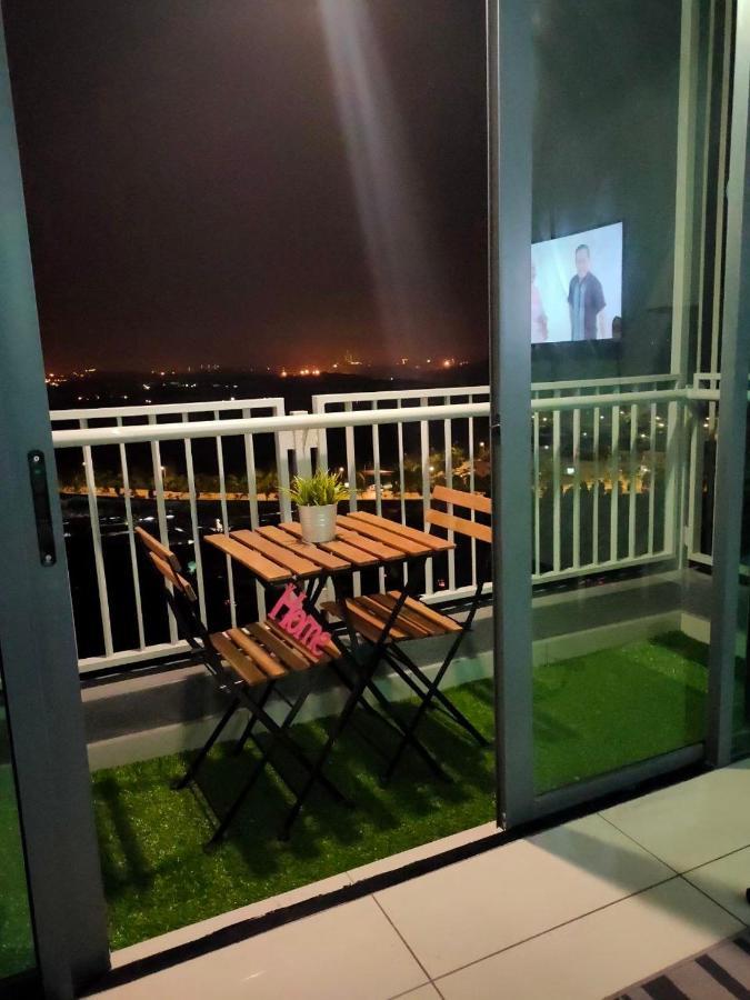 Bangi Almyra Suite Екстериор снимка