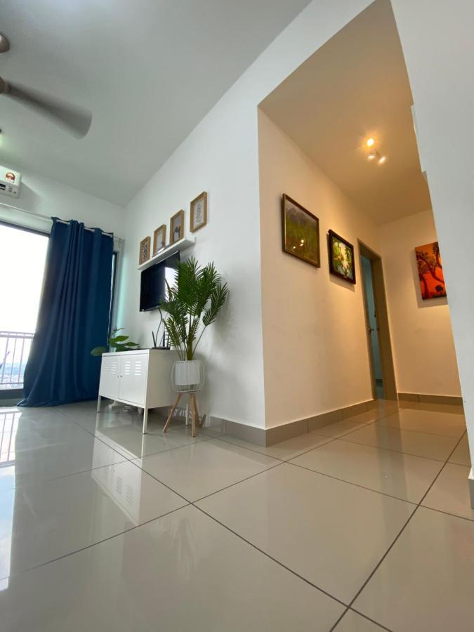 Bangi Almyra Suite Екстериор снимка