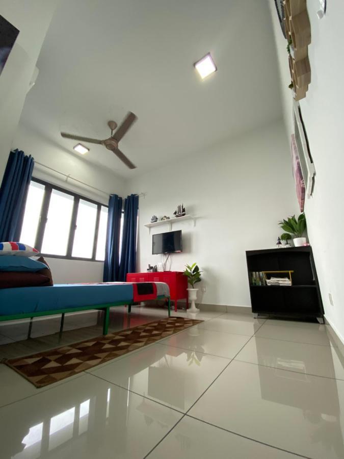 Bangi Almyra Suite Екстериор снимка