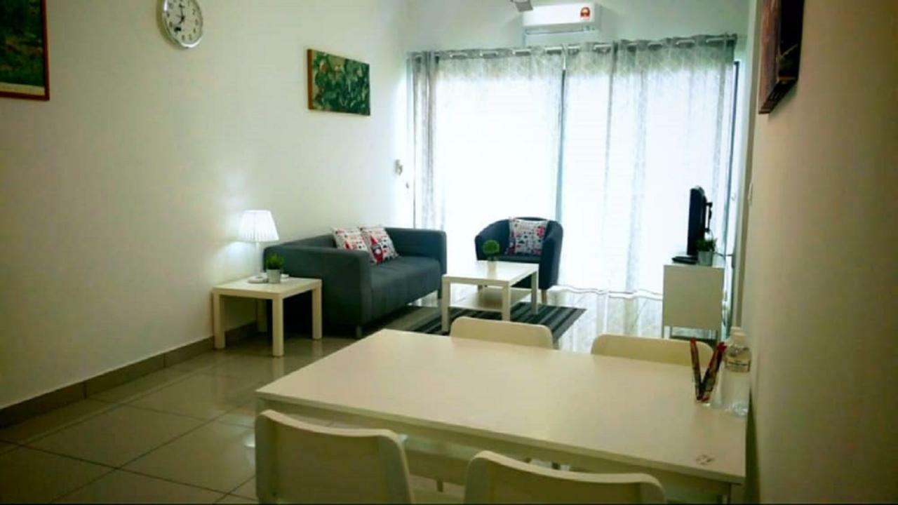 Bangi Almyra Suite Екстериор снимка