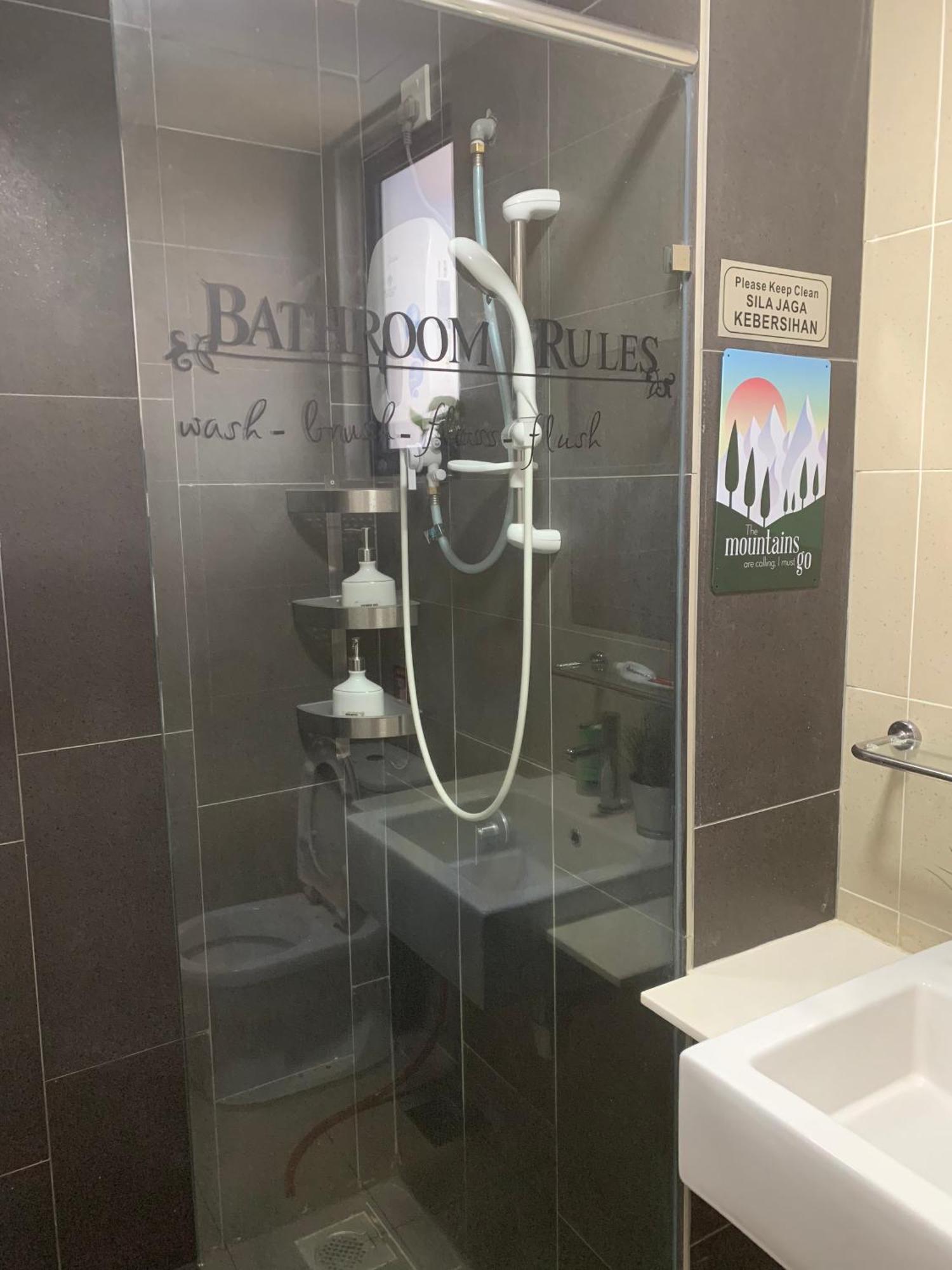 Bangi Almyra Suite Екстериор снимка