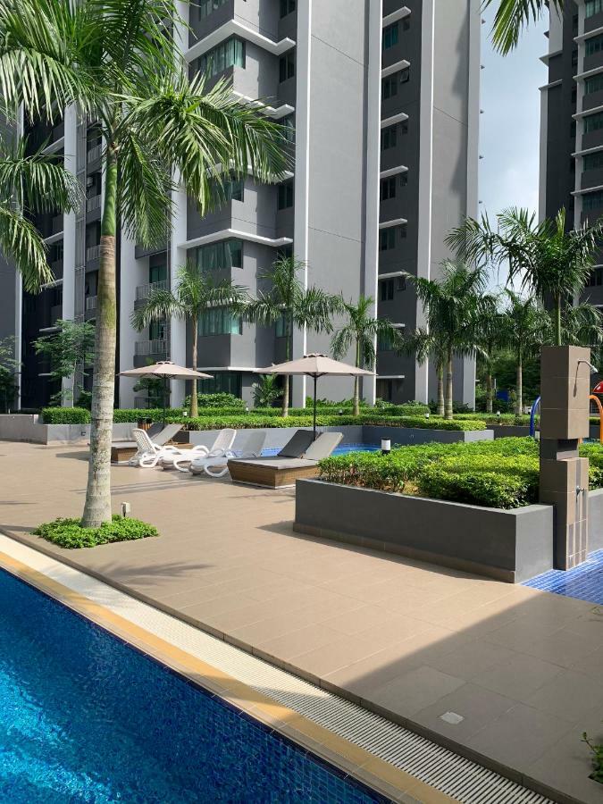 Bangi Almyra Suite Екстериор снимка