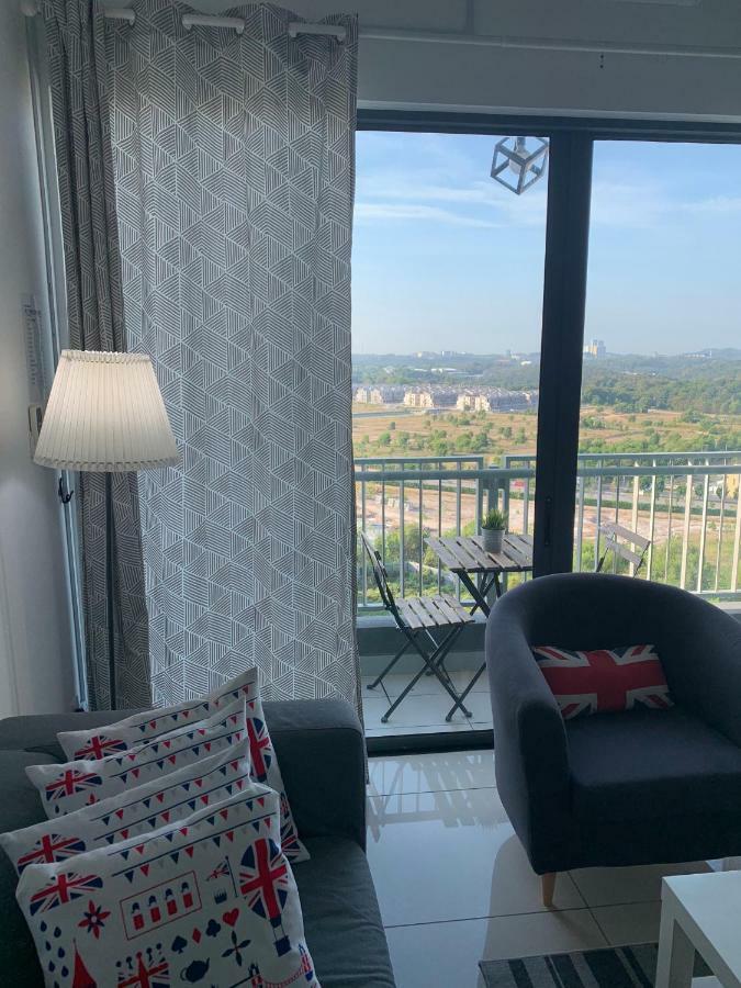Bangi Almyra Suite Екстериор снимка