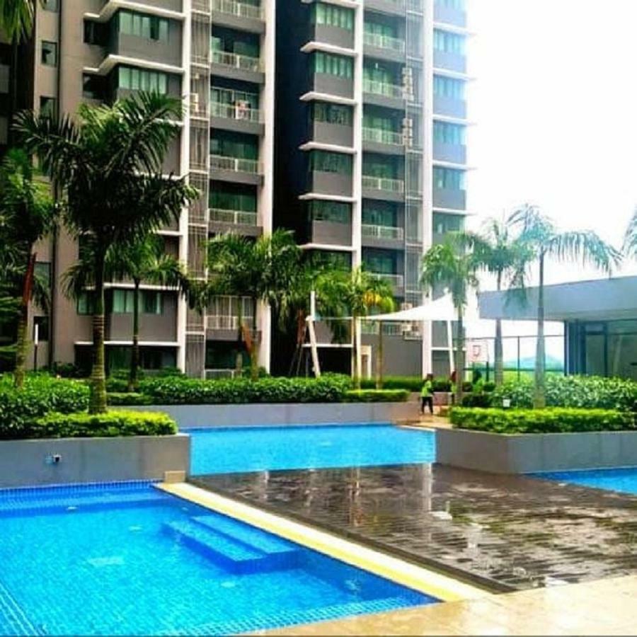 Bangi Almyra Suite Екстериор снимка