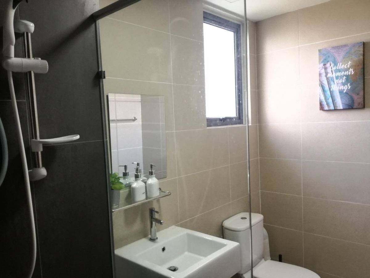 Bangi Almyra Suite Екстериор снимка