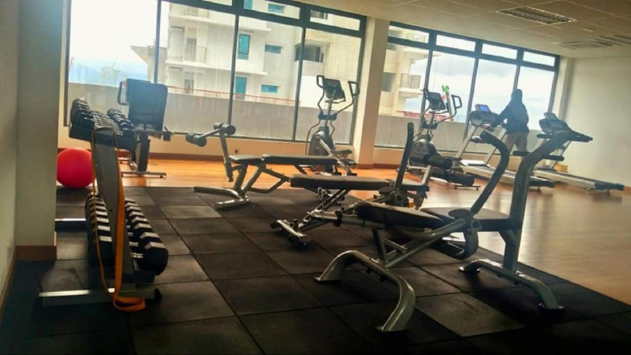 Bangi Almyra Suite Екстериор снимка